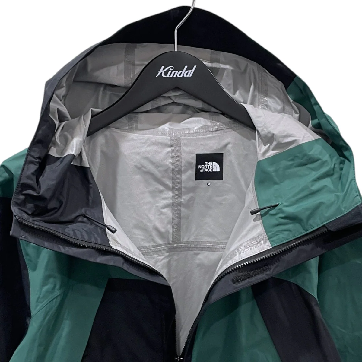 マウンテンパーカー Geometric Dot Shot Jacket ジオメトリックドットショットジャケット NP12550R - Image 3