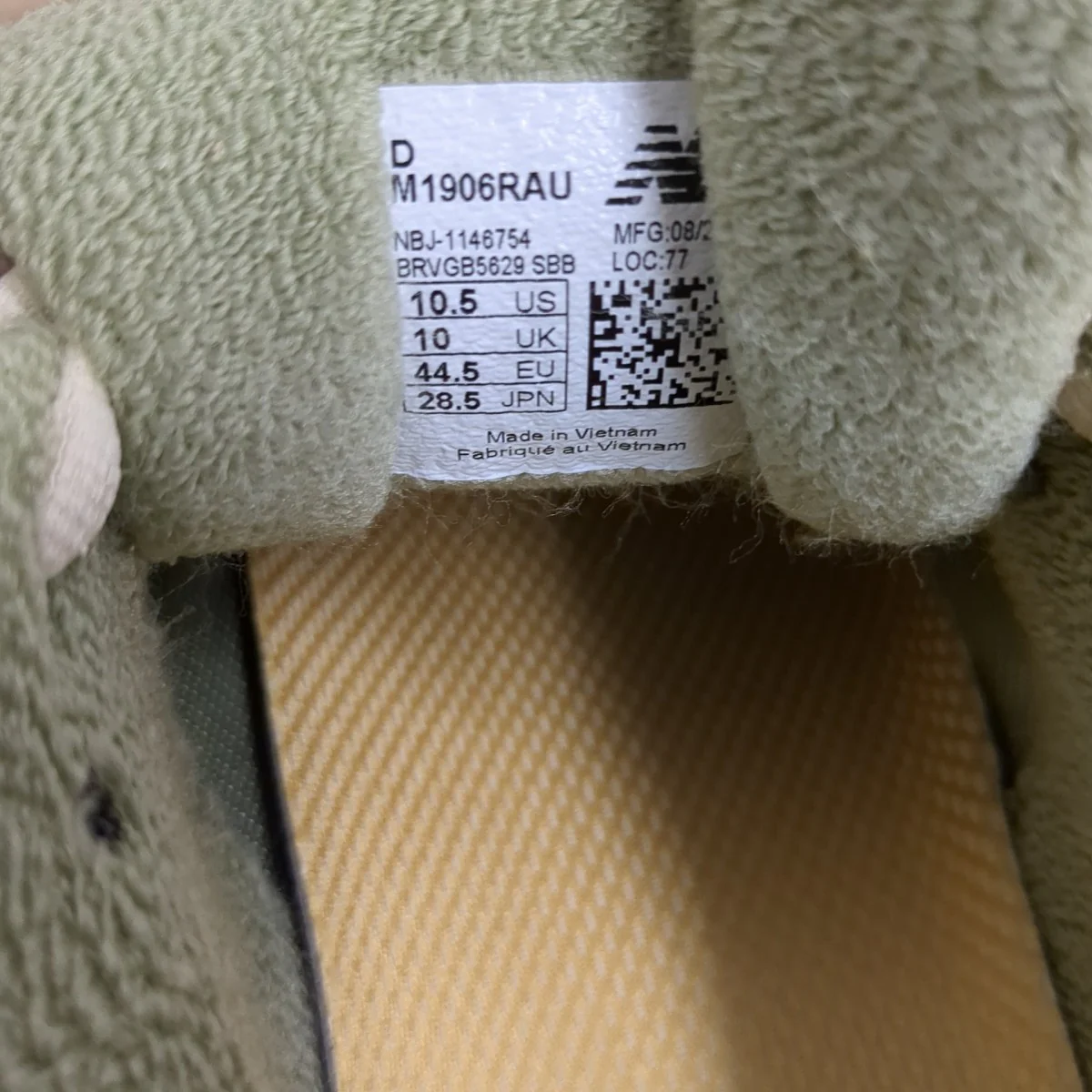 スニーカーM1906RAU - Image 9