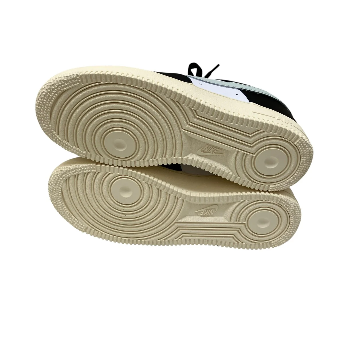 Air Force 1 Low ’07  White Coconut Milk Black Light SilverローカットスニーカーFQ6848-101 - Image 4