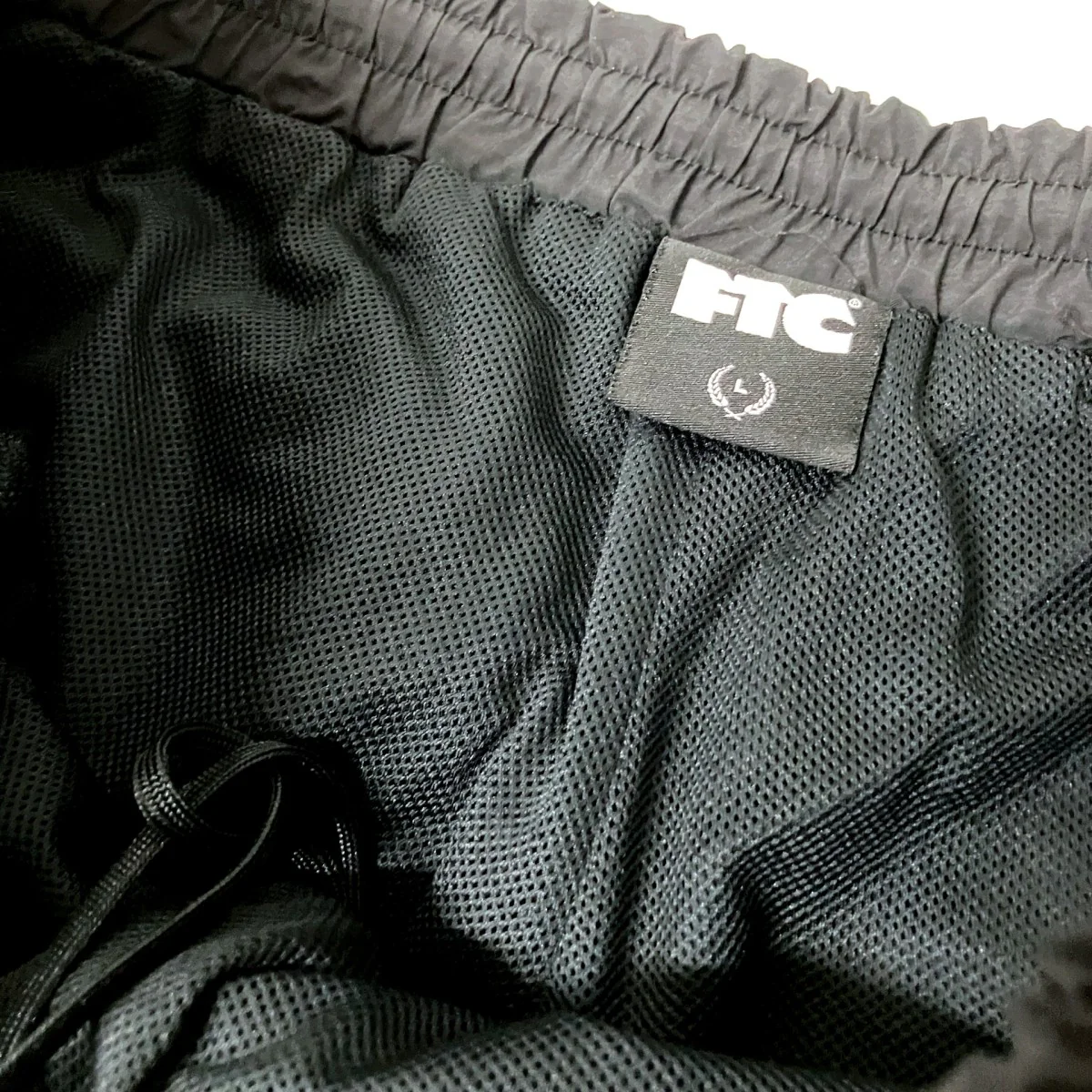 PIPING NYLON TRACK PANTSトラックパンツFTC023SPB09 - Image 4