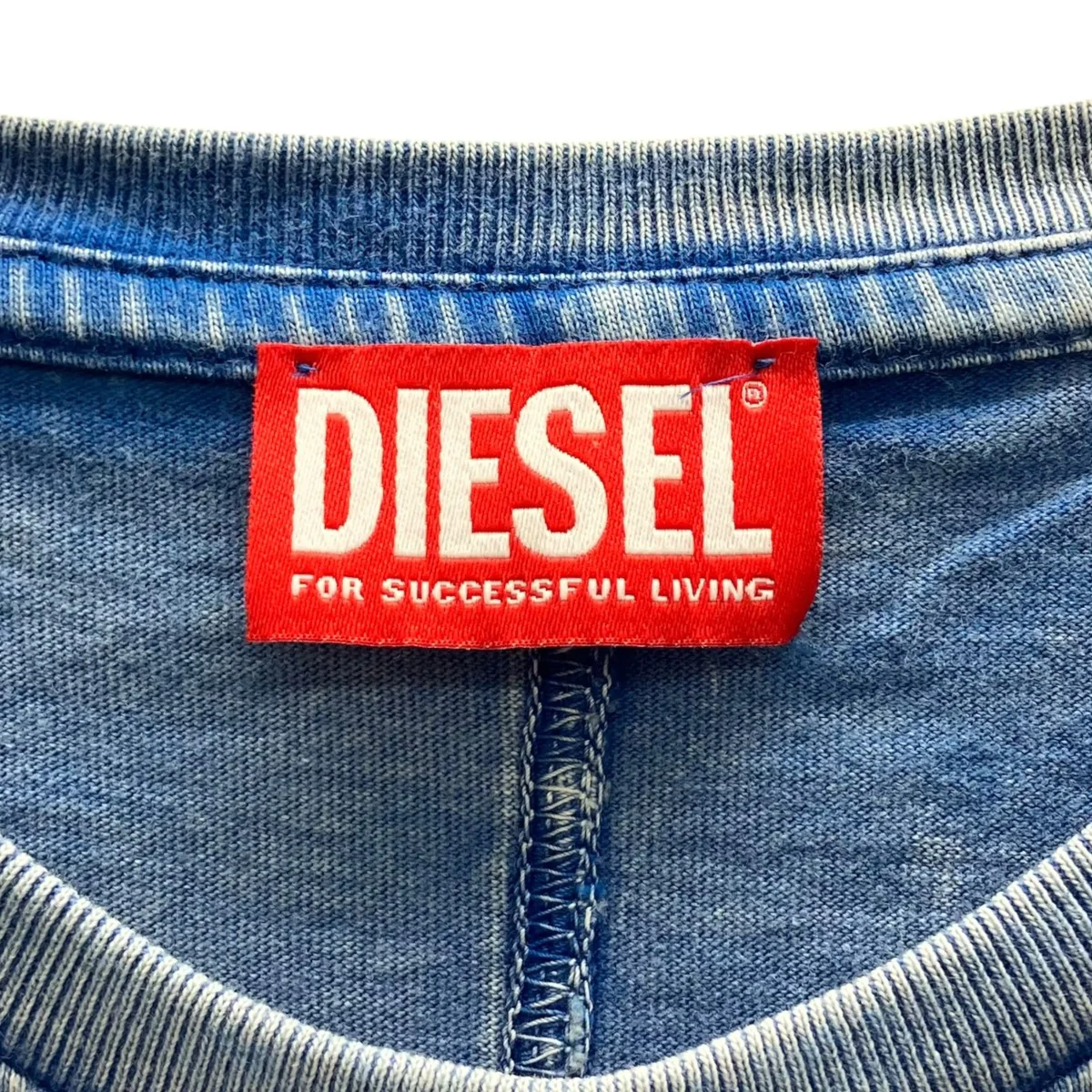 胸元刺繍Tシャツ - Image 3