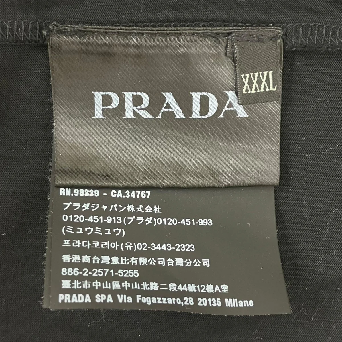 VネックTシャツ - Image 6