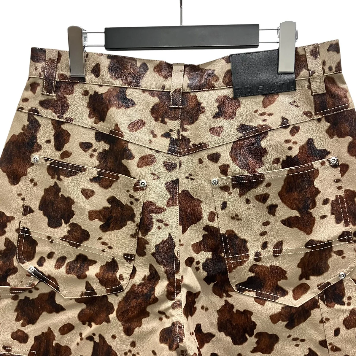 FAUX LEATHER HORSE DOUBLE KNEE SHORTS   HORSE ショートパンツ - Image 4