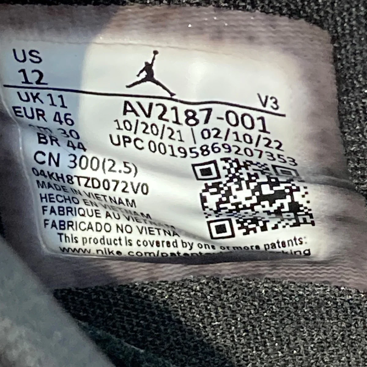AIR JORDAN 11 RETRO LOWスニーカーAV2187-001 - Image 8