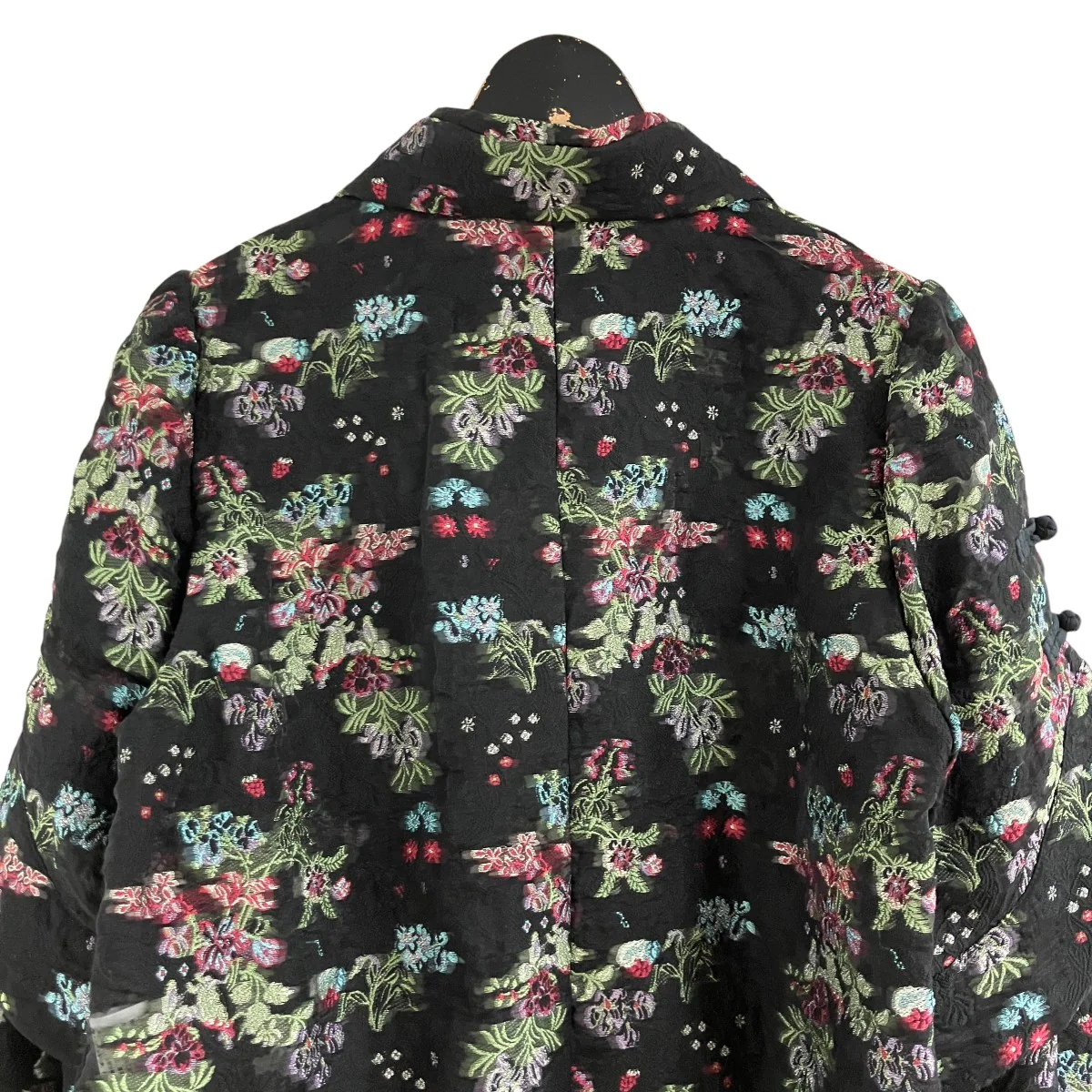 Tie-Neck Blouse フラワー刺繍ブラウス - Image 4