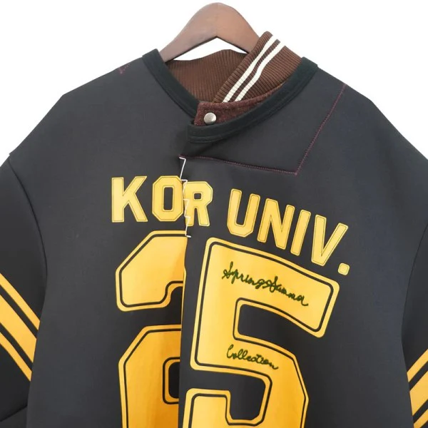 25SS OVERSIZED FOOTBALL TOPS Pe ダンボール ドッキング 折り畳み構造 KOR UNIV． 25カレッジロゴ プリント オーバーサイズ フットボール Tシャツ - Image 3