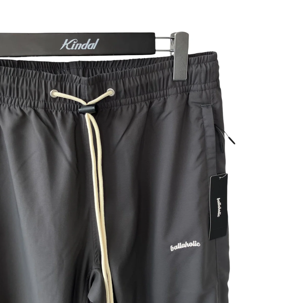 Logo Anywhere Pantsナイロンパンツ - Image 3